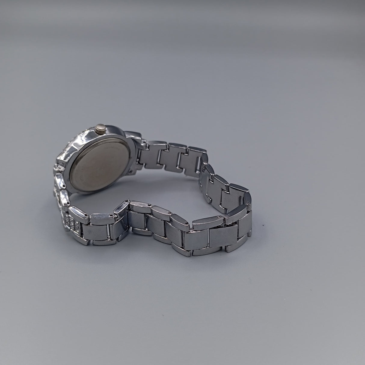 MONTRE POLO P0050 ARGENTE AUX STRASS. CAD ET INT ARGENTE.