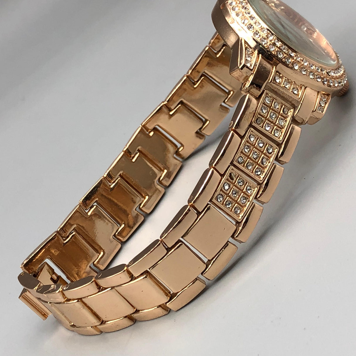 MONTRE POLO P0050 CUIVRE AUX STRASS. CAD CUIVRE INT CUIVRE.