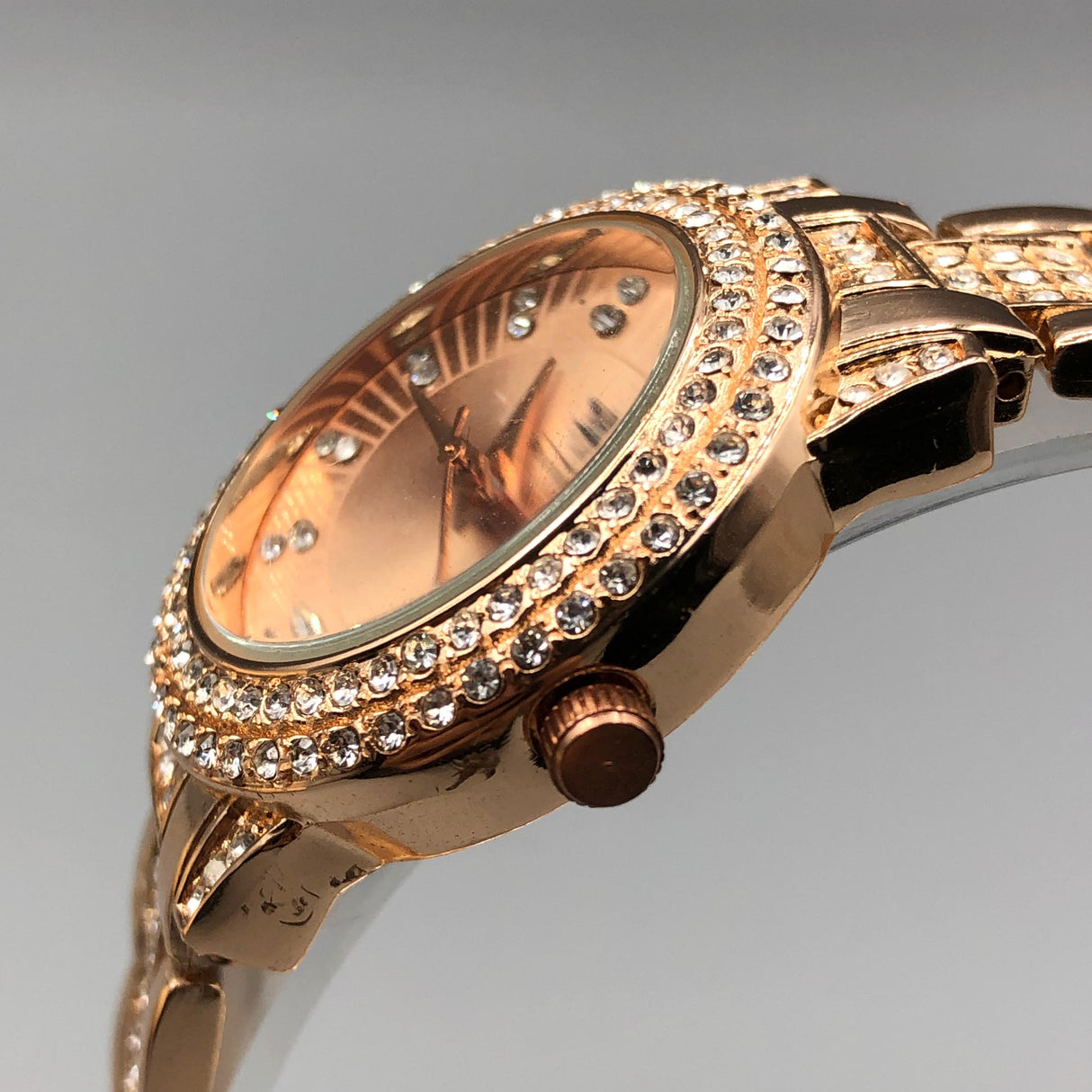 MONTRE POLO P0050 CUIVRE AUX STRASS. CAD CUIVRE INT CUIVRE.